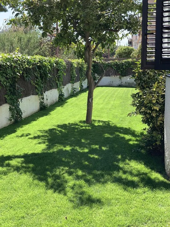 Holiday home Stylish Beach House 600M To Sea Cubelles Spain